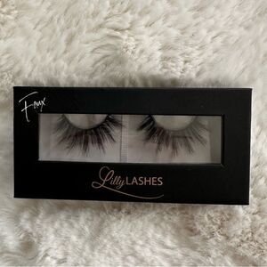 New in box Lilly lashes 3D faux mink
